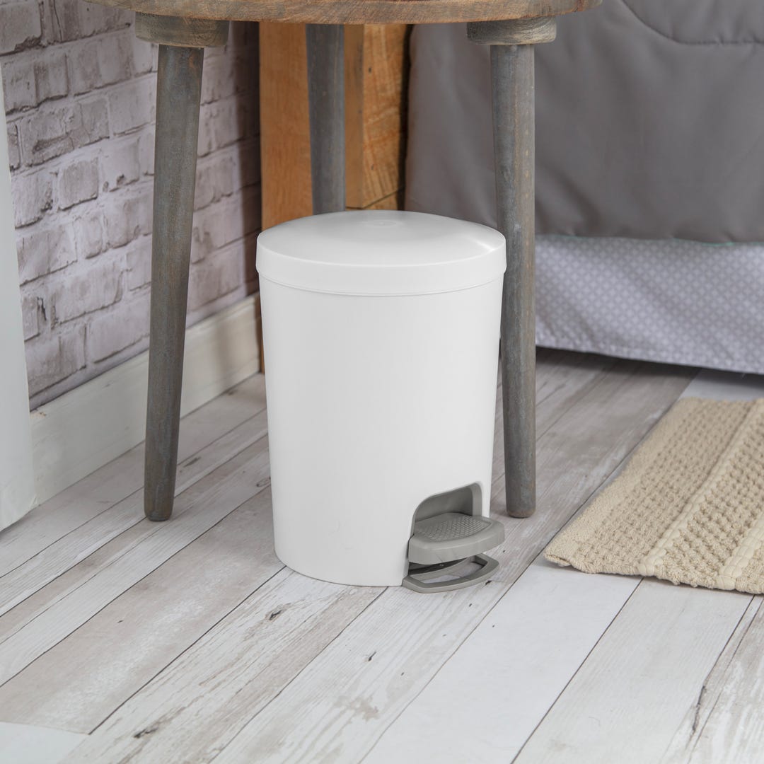 STERILITE Pedal Wastebasket, White, 6.1 L