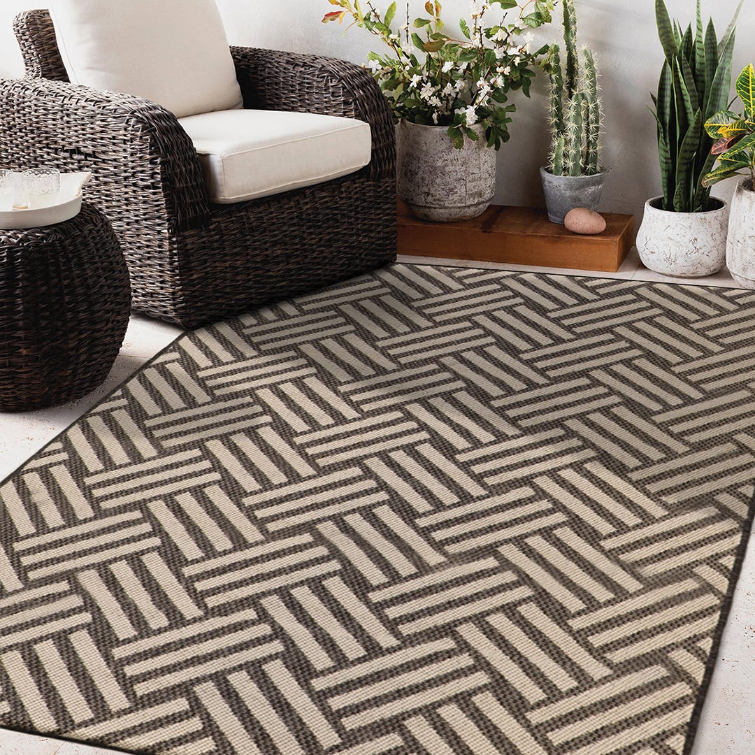 ROSE Outside Runner, 63 in. x 91 in., Assorted