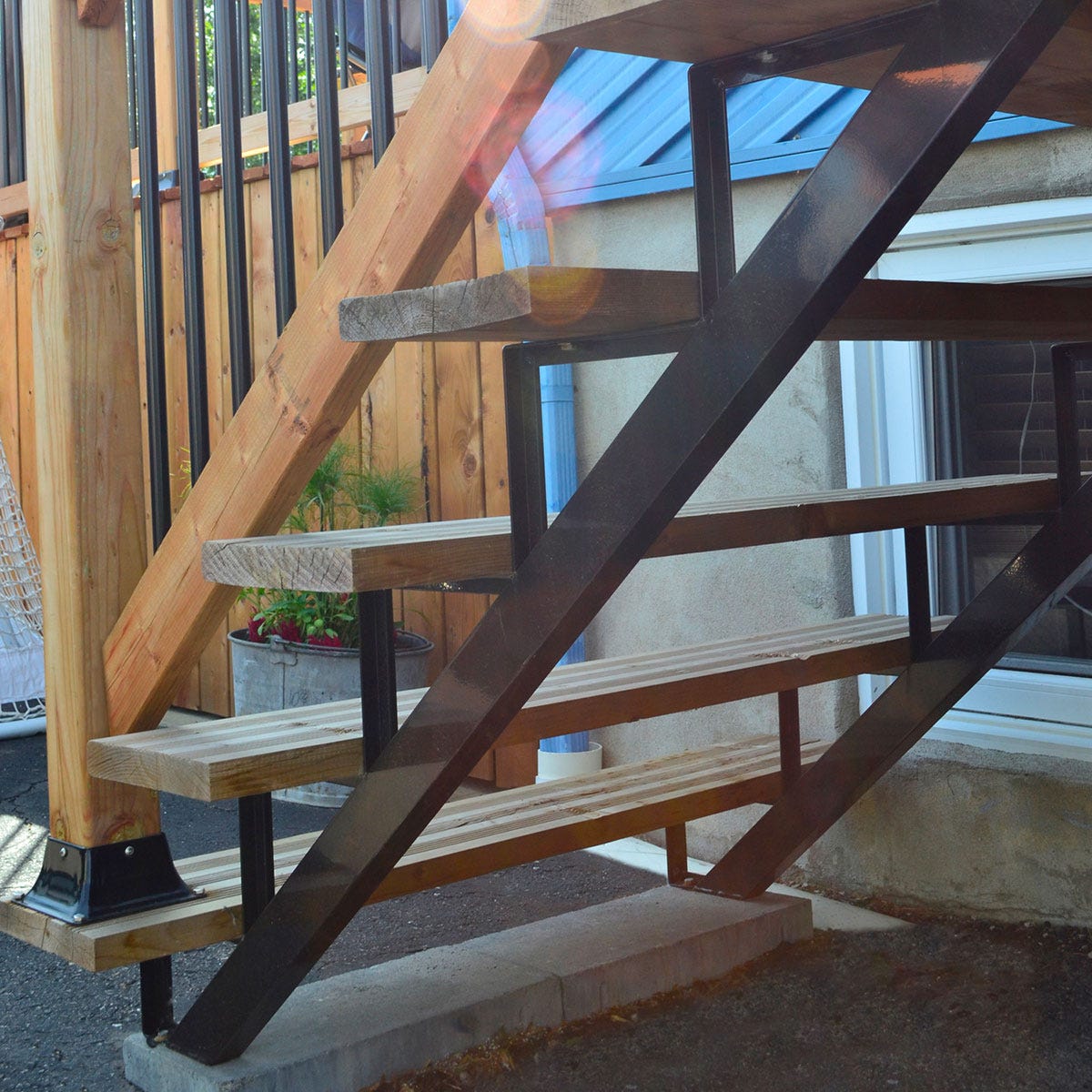 Aluminium Stair Riser, 7-Steps, 7 1/2 in. X 9 1/16 in., Black