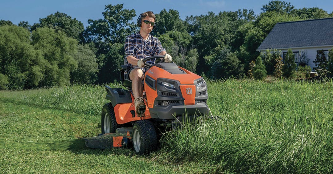 HUSQVARNA Lawn Tractor, 46 in., 22 HP