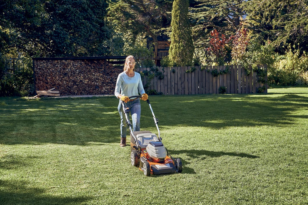 Cordless Lithium-Ion Lawnmover, 36 V