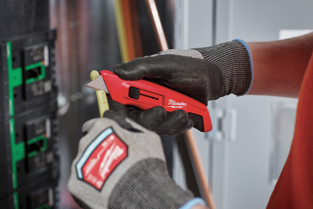MILWAUKEE Utility Knife with Side Slide