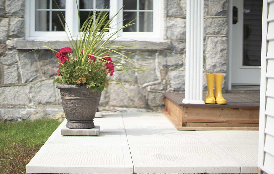 Patio Drummond 18-in. Diamond Concrete Step, Grey