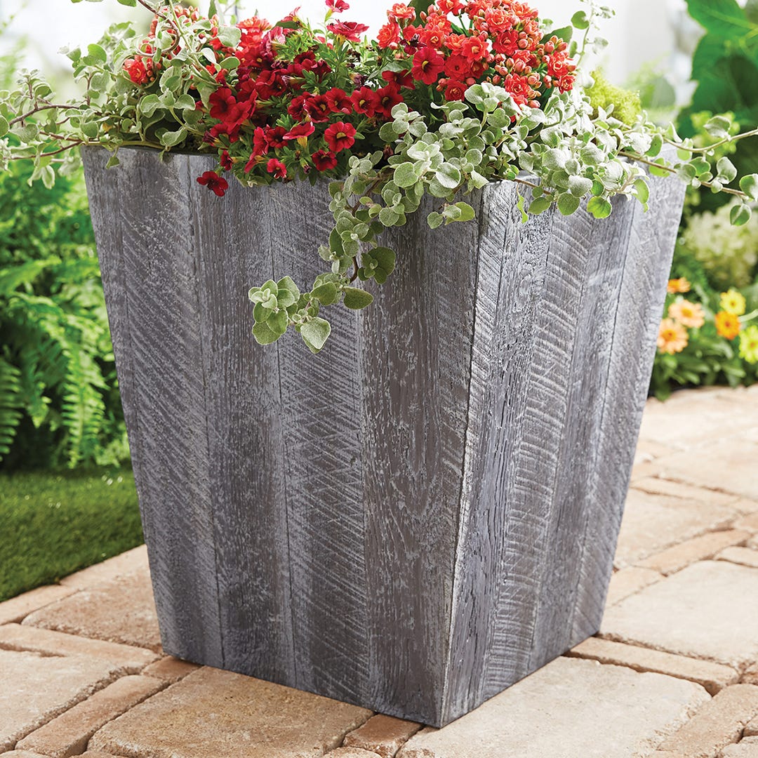 Suncast Square Resin Planter, 16-in., Grey