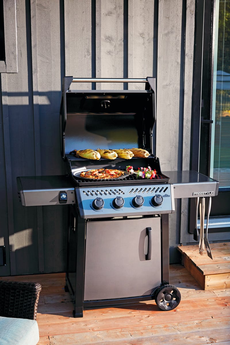 FREESTYLE 425 Propane Gas Barbecue, 4 Burners, 38 000 BTU