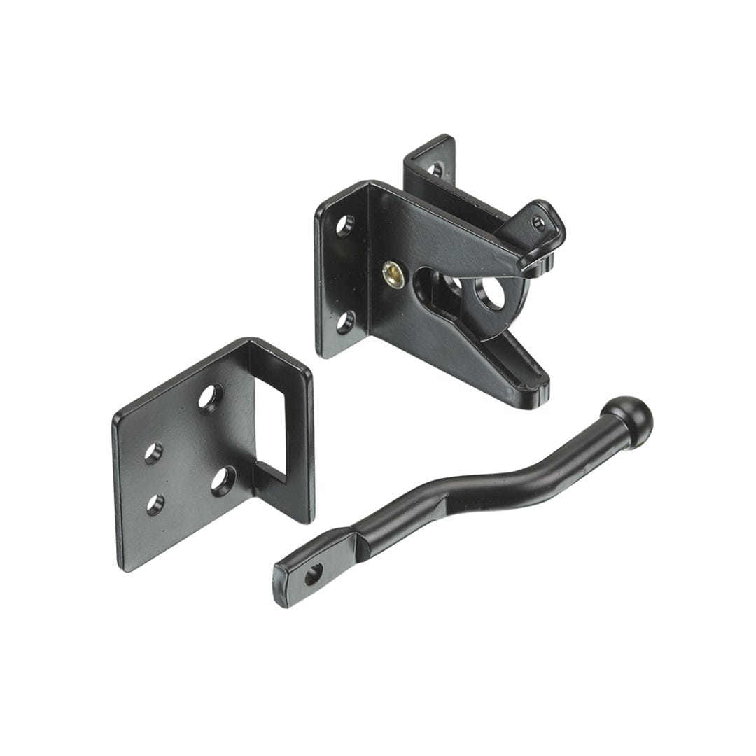 Gate latch self adjusting