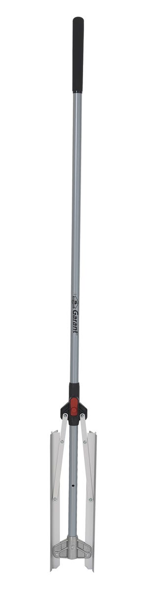 Landscaping level rake with folding head