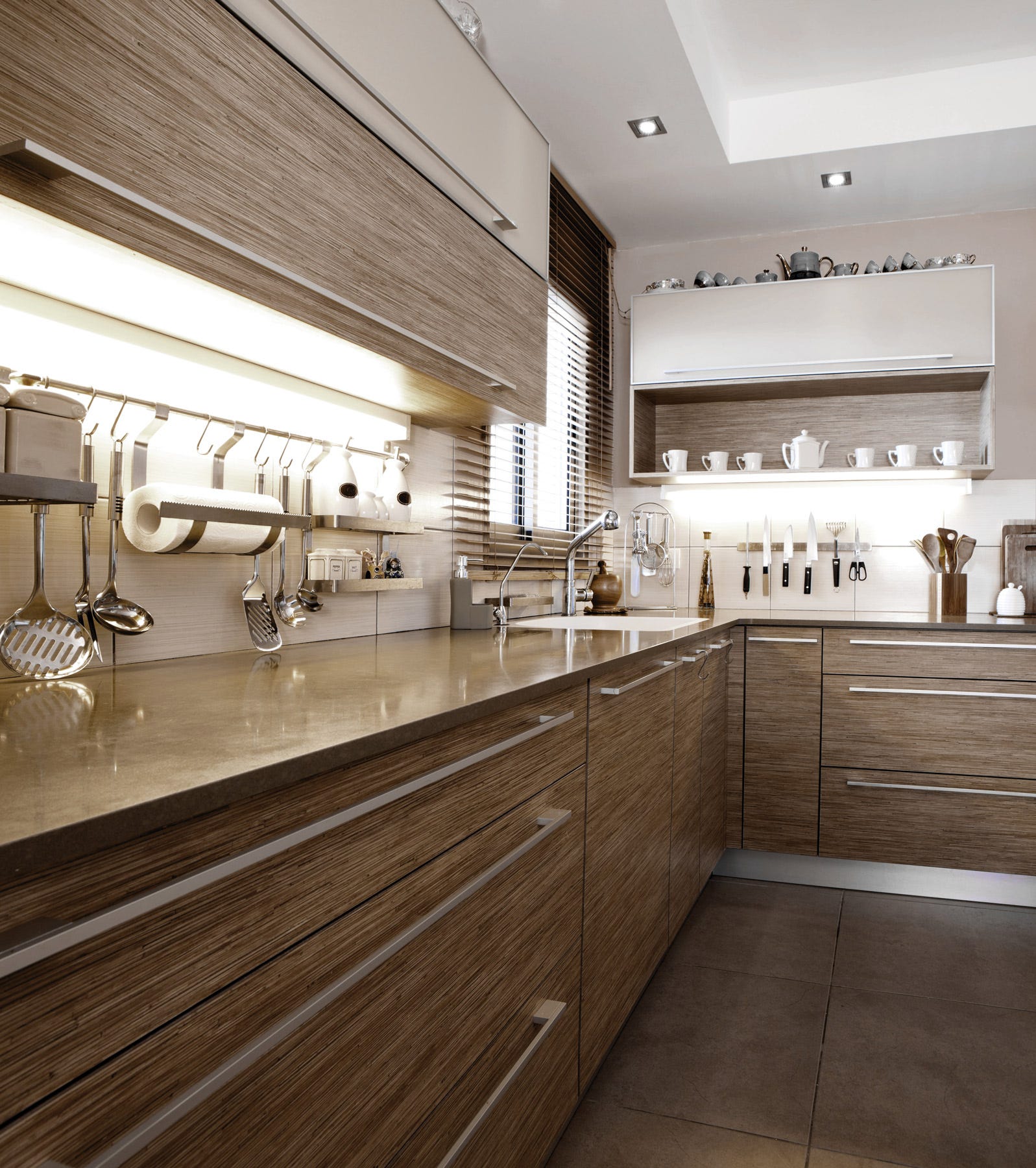 LED light under cabinet