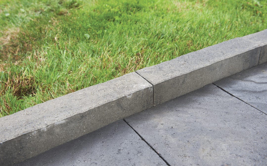 Patio Drummond Moderno Wall, 18-in. X 6-in. X 4-in., Nuanced Charcoal Gray
