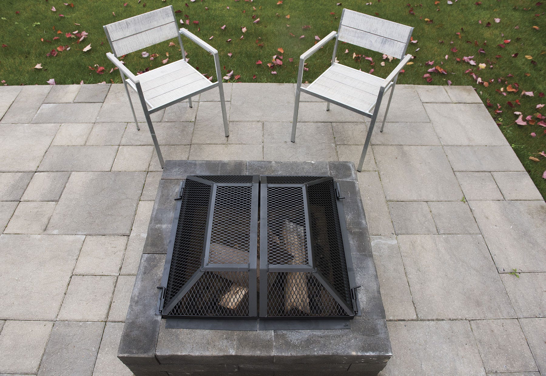 Patio Drummond Fireguard for Moderno & Urbania Firepit, Black