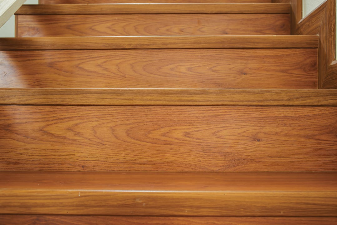 Oak/birch veneer reversible stair riser
