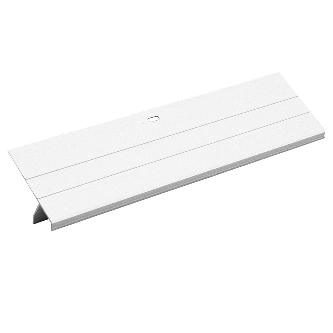 Roof edge overhanging in vinyl