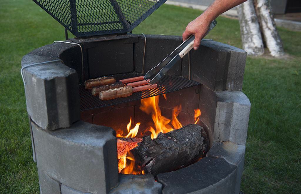 Round BBQ Block  set, black firescreen