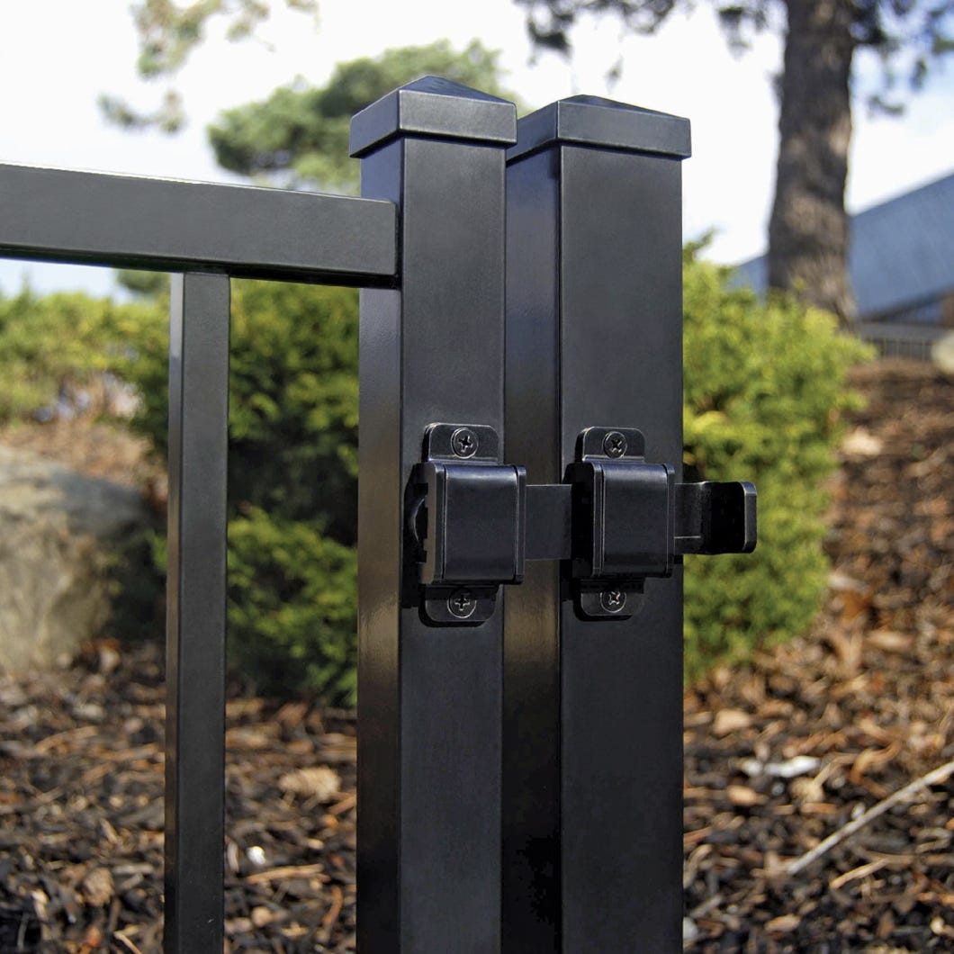 Slide bar latch