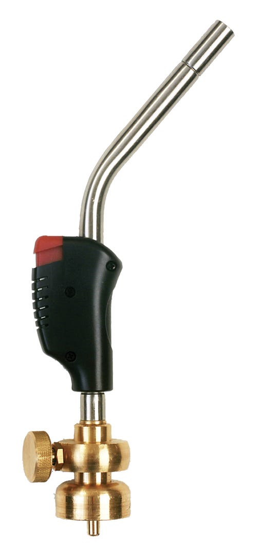 Torch with fuel flow adjustement