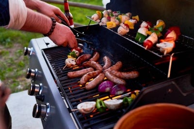 6 accessoires incontournables pour la cuisson au barbecue